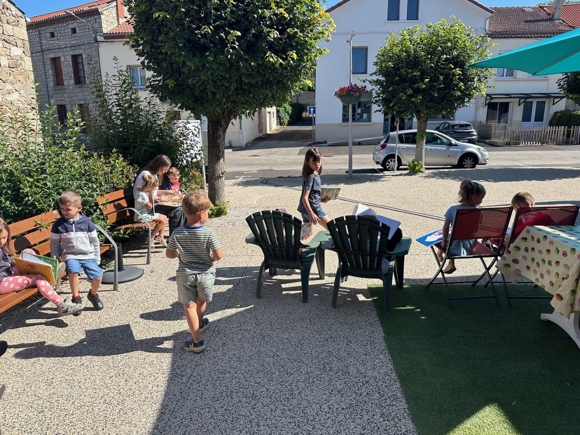 Le centre de loisirs en visite à la médiathèque et à Bibli'plage