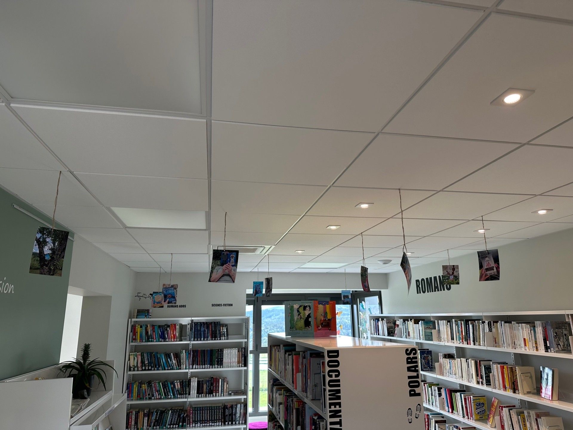 Les Livres en Voyage : Exposition des Photos à la Médiathèque 